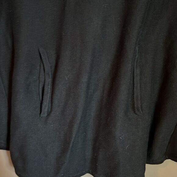 White House Black Market Black knit Poncho.‎ Size xs - Picture 5 of 8